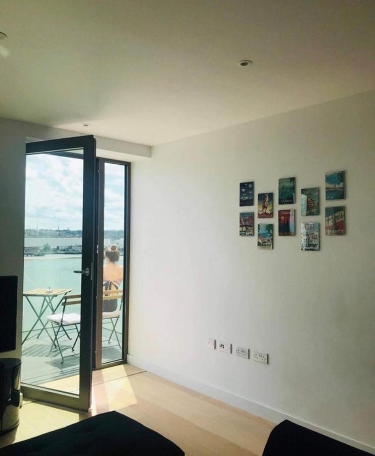 Large Double Room Overlooking The Thames 伦敦 外观 照片