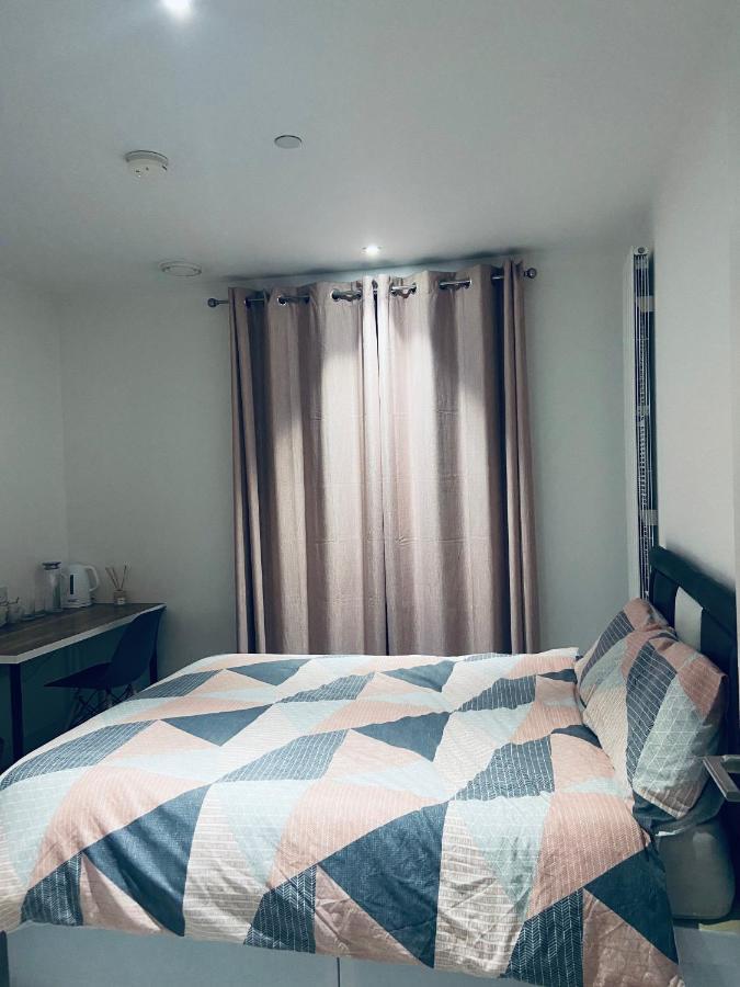 Large Double Room Overlooking The Thames 伦敦 外观 照片